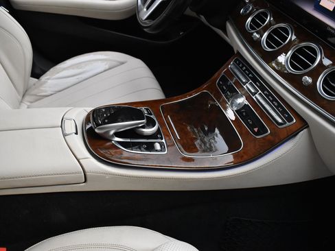 Used 2019 Mercedes-Benz E 300 4MATIC w/ Convenience Package image 29