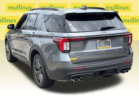 Certified 2025 Ford Explorer ST AWD/4WD image 10