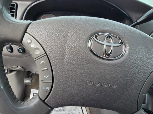 Used 2004 Toyota Sequoia Limited image 47