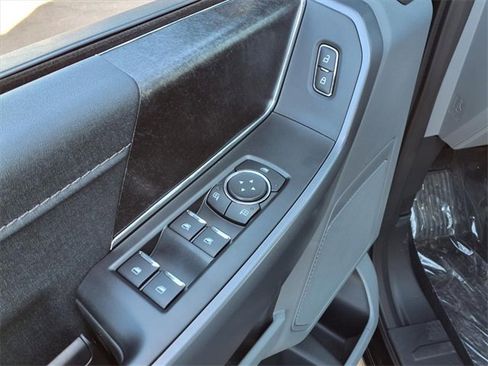 New 2025 Ford F150 Lightning XLT image 10