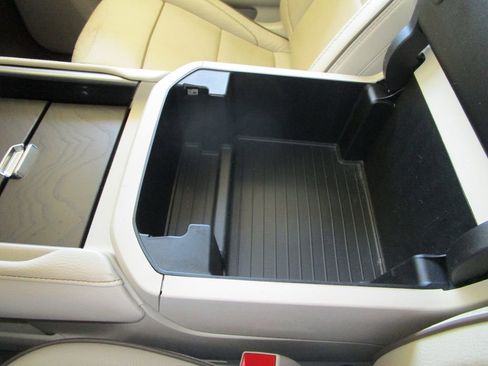 Used 2022 GMC Yukon XL Denali image 40