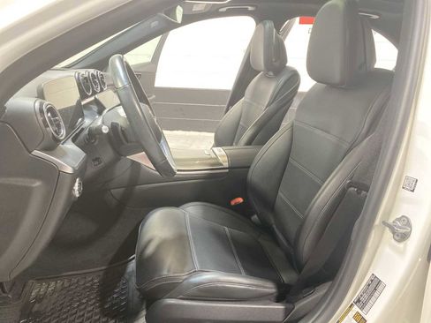 Used 2023 Mercedes-Benz C 300 4MATIC Sedan image 11