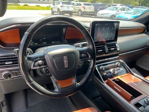 Used 2018 Lincoln Navigator Reserve w/ Technology Package AWD/4WD image 12