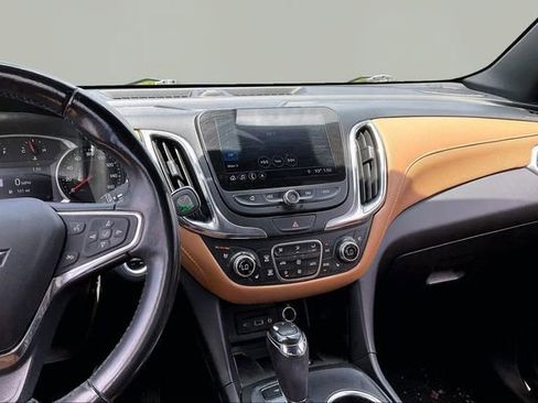 Used 2019 Chevrolet Equinox Premier FWD image 9