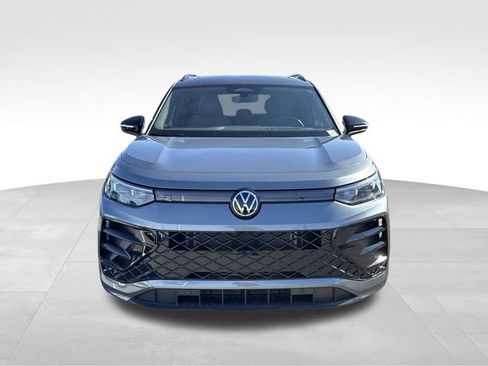 New 2026 Volkswagen Tiguan SE R-Line FWD image 8