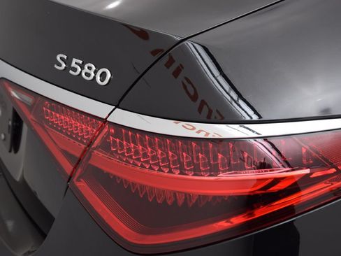 New 2026 Mercedes-Benz Maybach S 580 4MATIC image 13