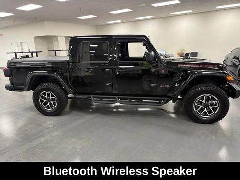 Used 2024 Jeep Gladiator Rubicon AWD/4WD image 8
