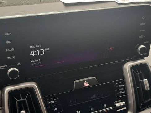 Used 2022 Kia Sorento S w/ Panoramic Sunroof Package FWD image 26