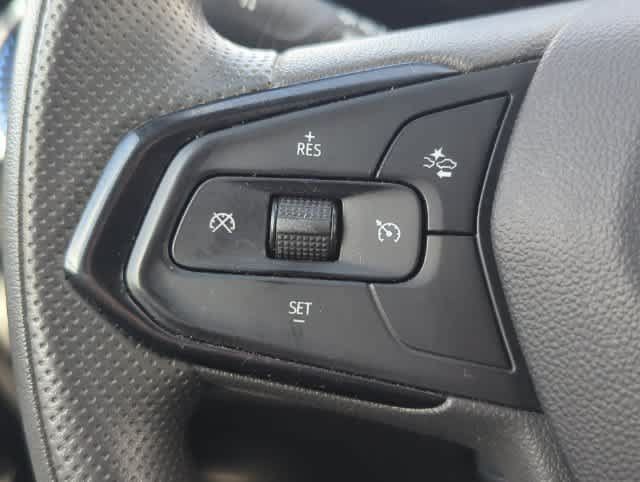 Used 2025 Chevrolet Trax LT FWD image 23