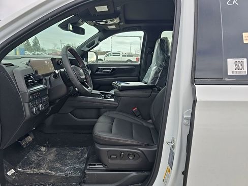 Used 2026 Chevrolet Suburban RST w/ Comfort Package AWD/4WD image 9