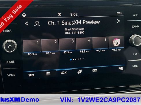 Used 2023 Volkswagen Atlas Cross Sport SE image 28