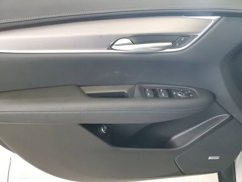 New 2026 Cadillac XT5 Luxury image 14