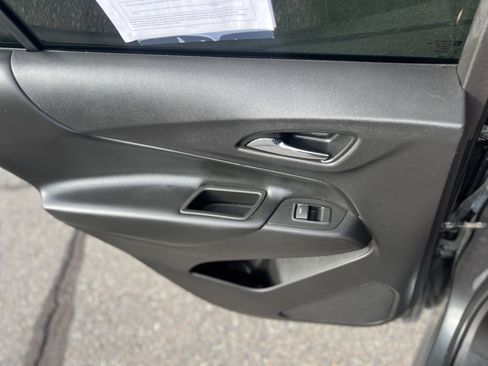 Used 2020 Chevrolet Equinox LT FWD image 18