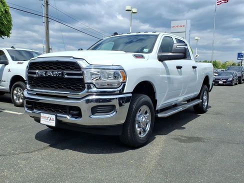 Used 2024 RAM 2500 Tradesman w/ Chrome Appearance Group AWD/4WD image 3