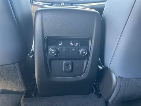 Certified 2023 Buick Enclave Essence w/ Sport Touring Edition FWD image 20