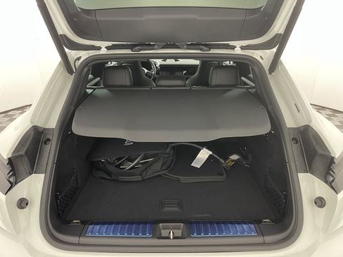 Used 2025 Porsche Macan Electric image 21