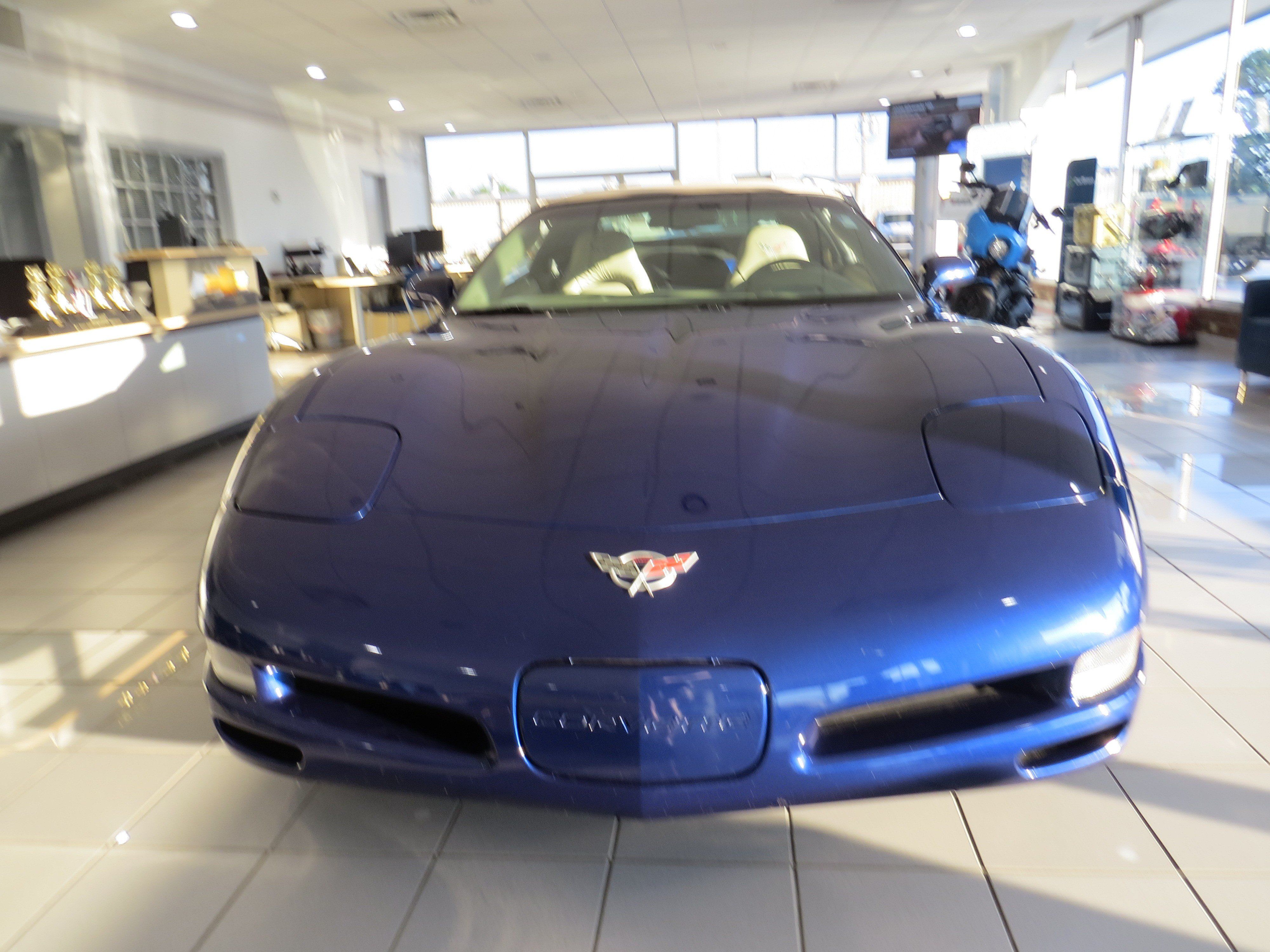 Used 2004 Chevrolet Corvette Convertible w/ Preferred Equipment Group RWD image 3