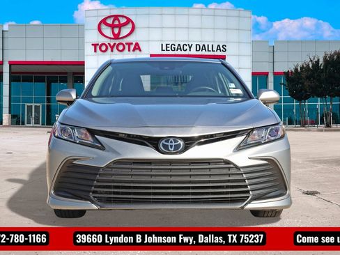 Used 2024 Toyota Camry LE image 5