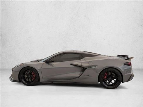 Used 2024 Chevrolet Corvette Z06 RWD image 2