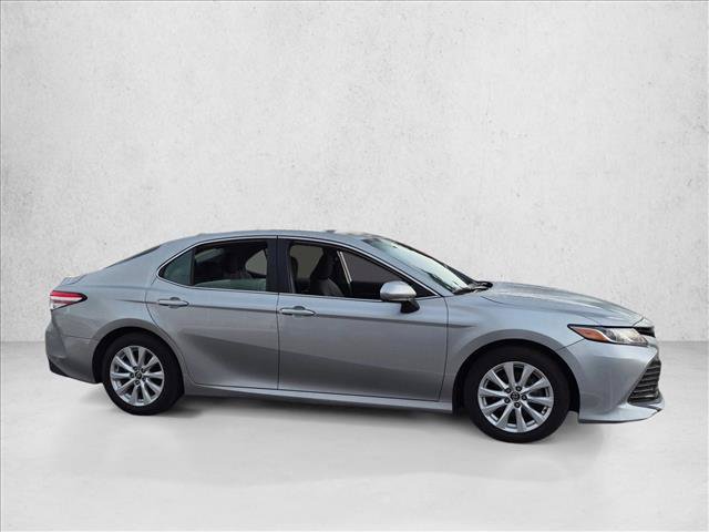 Used 2020 Toyota Camry LE FWD image 3