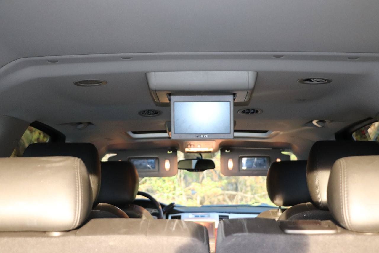 Used 2014 Cadillac Escalade ESV Premium AWD/4WD image 7