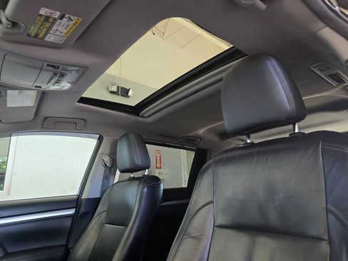 Used 2014 Toyota Highlander XLE AWD/4WD image 20