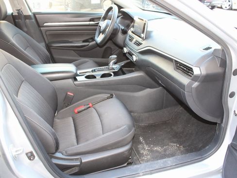Used 2021 Nissan Altima 2.5 SV image 16