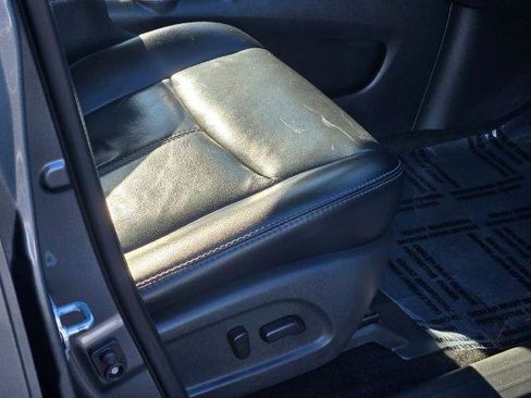 Used 2018 Nissan Pathfinder SL w/ Midnight Edition Package image 8