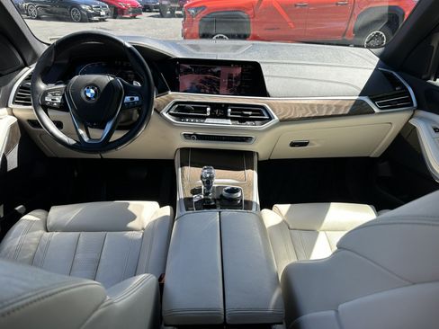 Used 2022 BMW X5 xDrive40i w/ Executive Package AWD/4WD image 17