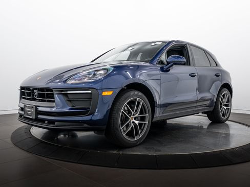 Certified 2026 Porsche Macan AWD/4WD image 1