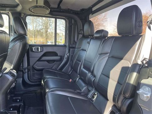 Used 2020 Jeep Gladiator Overland image 16