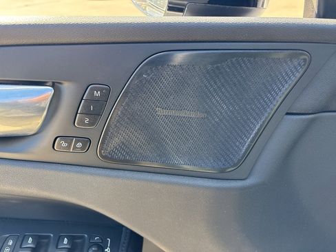 Certified 2023 Volvo XC60 B5 Plus w/ Climate Package image 15