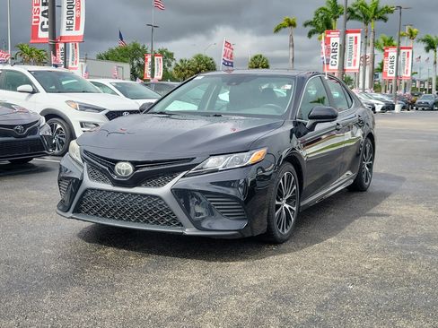 Used 2019 Toyota Camry SE image 5