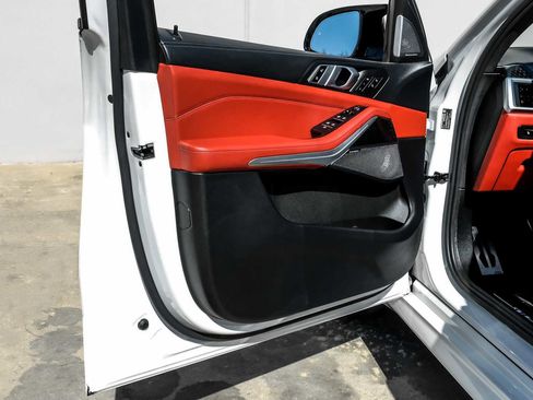 Used 2025 BMW X5 M Competition w/ Executive Package image 45