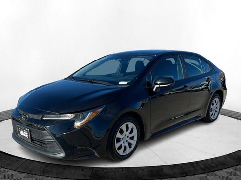 Used 2023 Toyota Corolla LE image 1