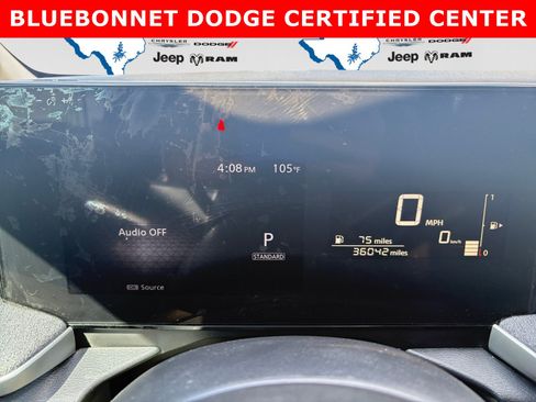 Used 2025 Nissan Kicks SV AWD/4WD image 14