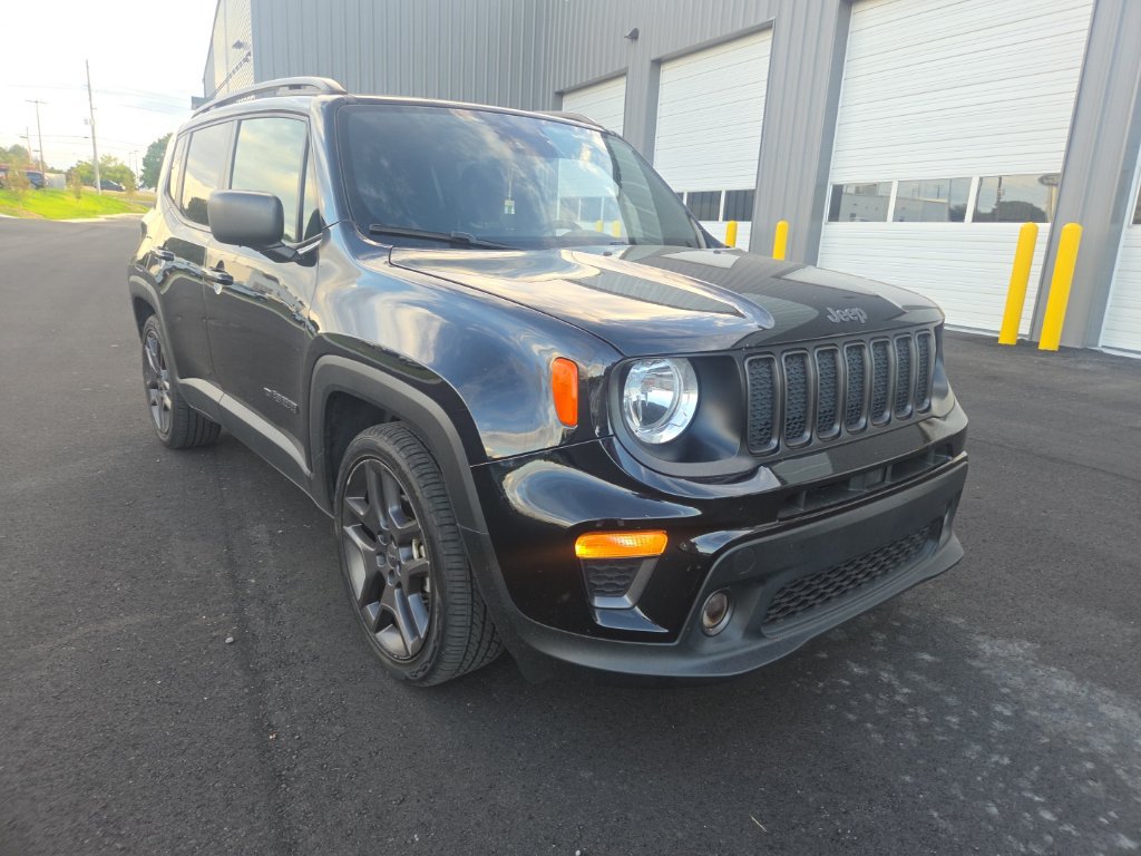 Used 2021 Jeep Renegade Latitude FWD image 1