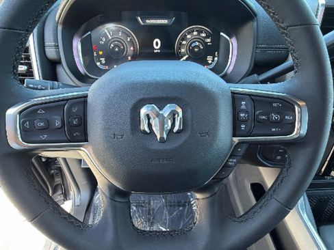 Used 2025 RAM 2500 Laramie AWD/4WD image 18