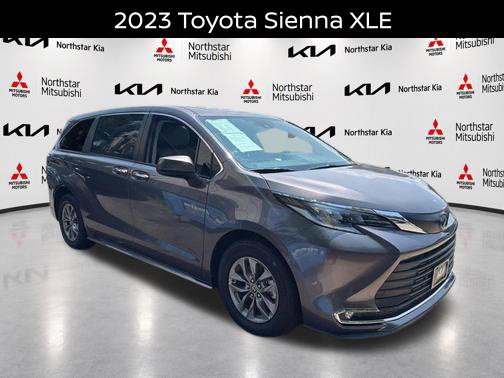 Used 2023 Toyota Sienna XLE FWD image 7