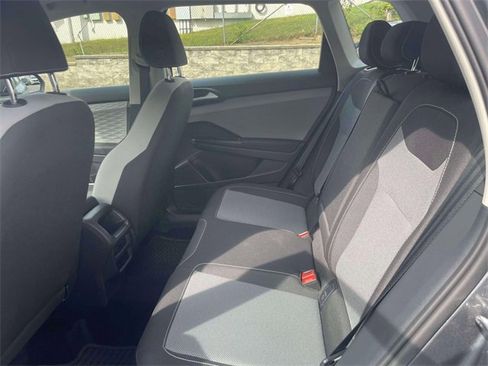 Used 2022 Volkswagen Taos S image 12