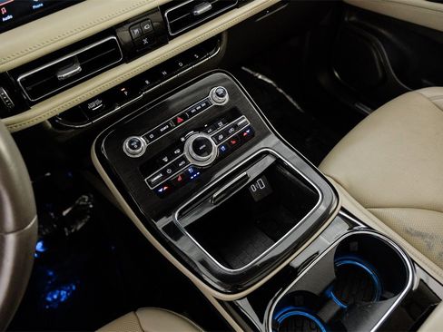 Used 2023 Lincoln Nautilus Reserve image 26