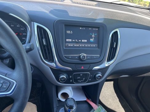Used 2018 Chevrolet Equinox LS FWD image 7