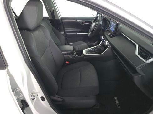 Used 2020 Toyota RAV4 XLE w/ Carpet Mat Package image 22