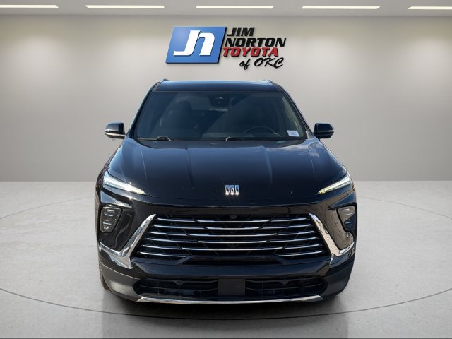 Used 2025 Buick Enclave Preferred FWD image 2