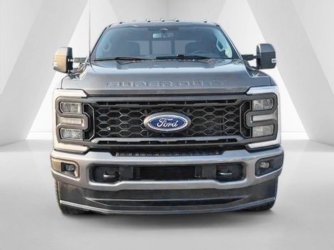 Used 2023 Ford F250 Lariat w/ Sport Appearance Package AWD/4WD image 2