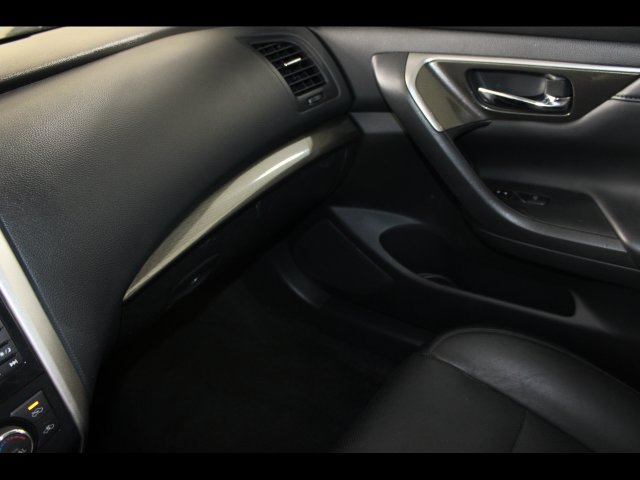 Used 2015 Nissan Altima 3.5 SL FWD image 16