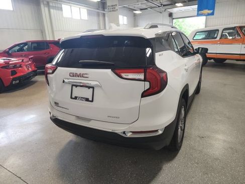 Certified 2024 GMC Terrain SLT AWD/4WD image 6