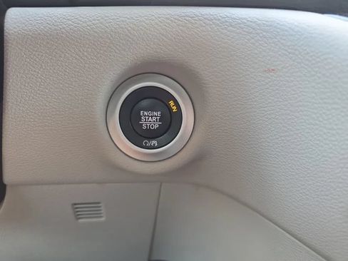 Used 2023 Chrysler Voyager LX FWD image 35