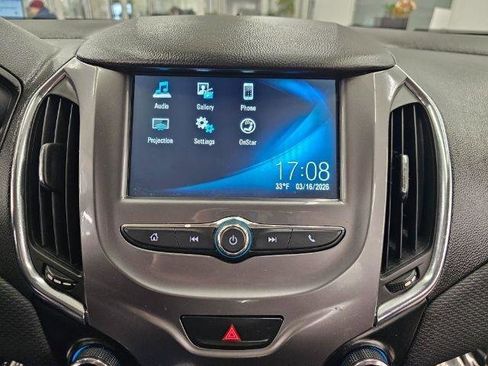 Used 2018 Chevrolet Cruze LT w/ Convenience Package FWD image 19