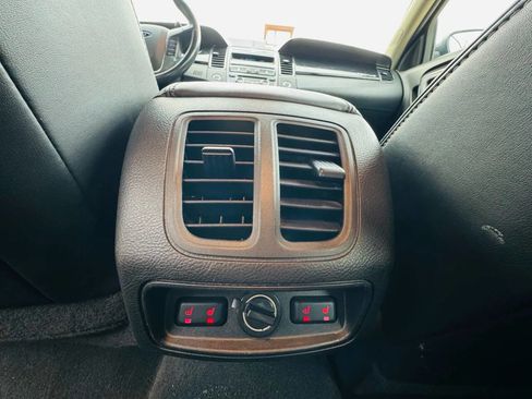 Used 2010 Ford Taurus Limited image 9